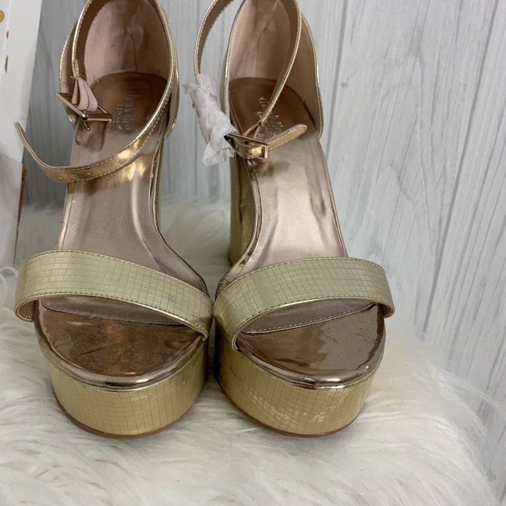 Size 9, Gold platform heels